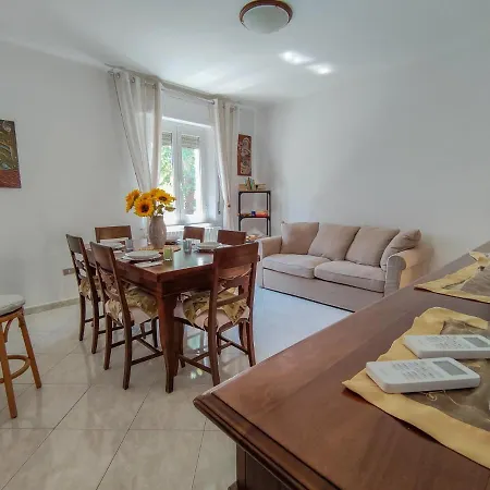 Space & Comfort Near The Beach Apartman